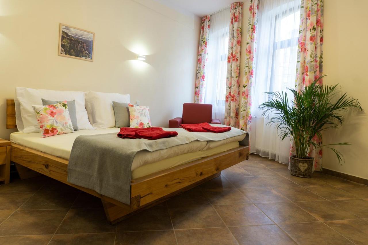 Penzion Ruze Benesov nad Ploucnici Exterior foto